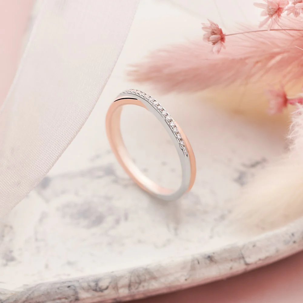 Chic Midi Kiss Ring - Image 5