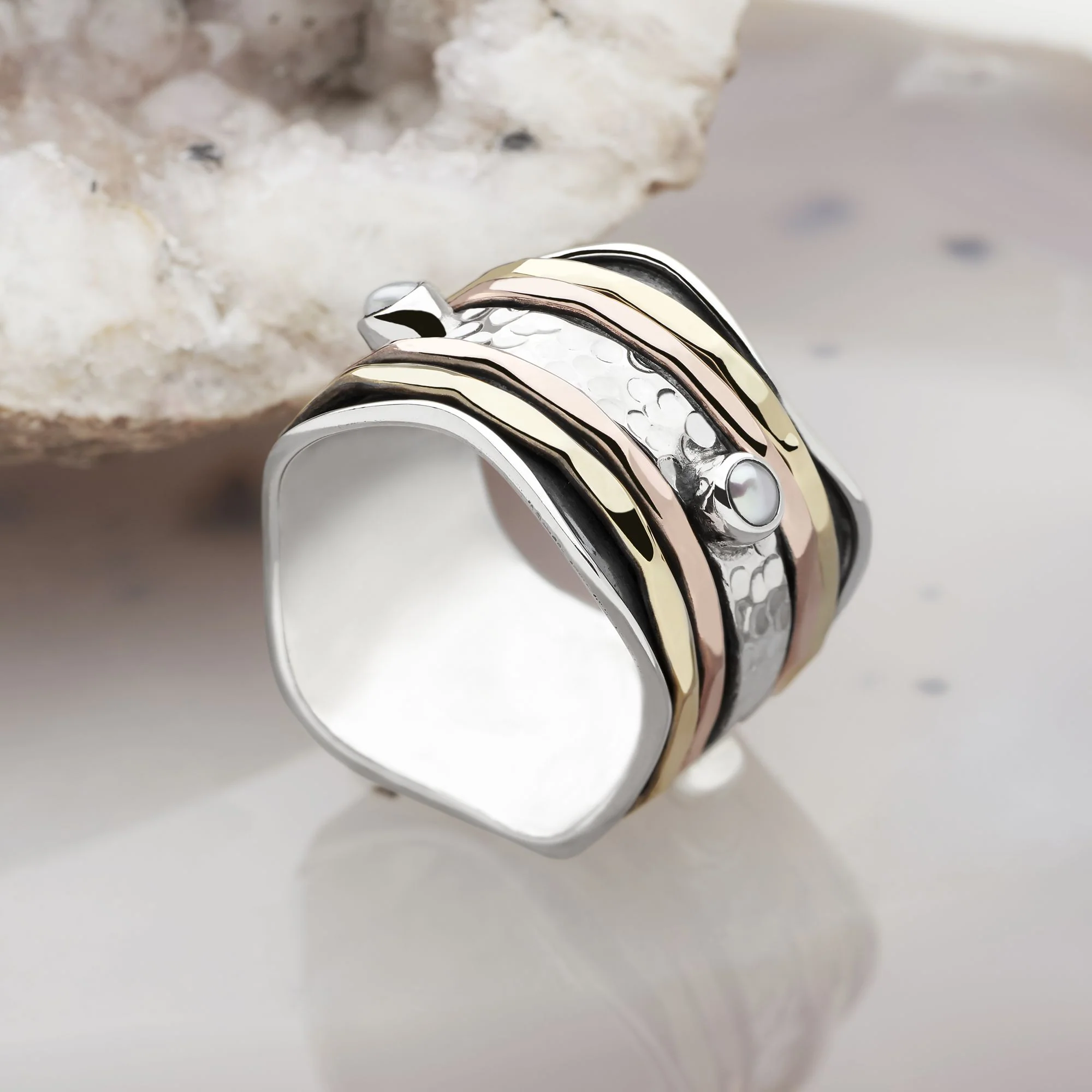 Majestic Pearl Spin Ring - Image 3