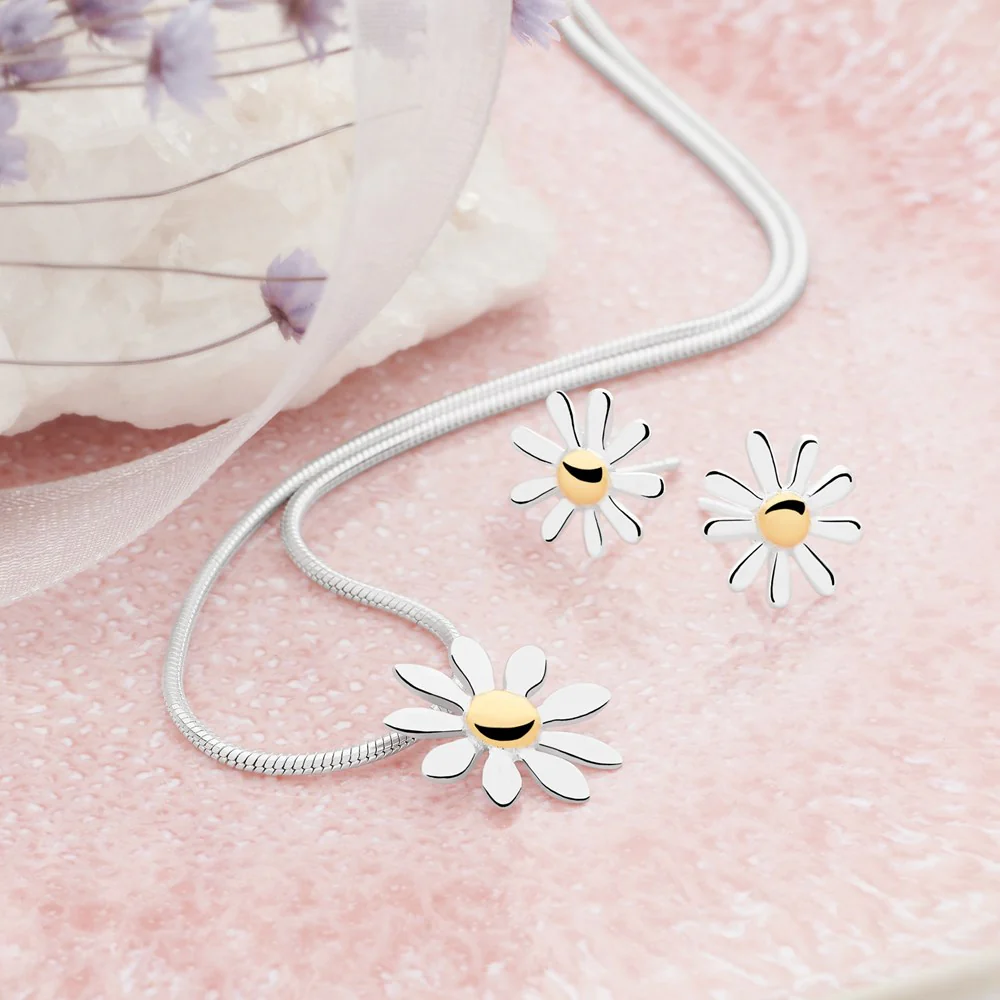 Miss Daisy Stud Earrings - Image 5