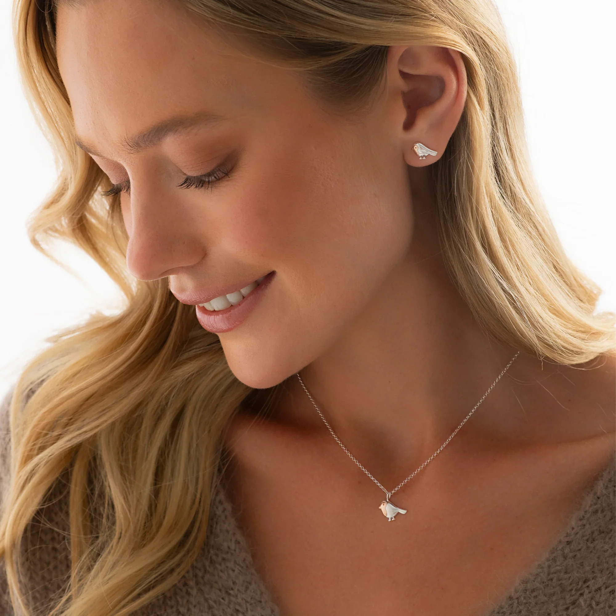 Red Robin Necklace - Image 4