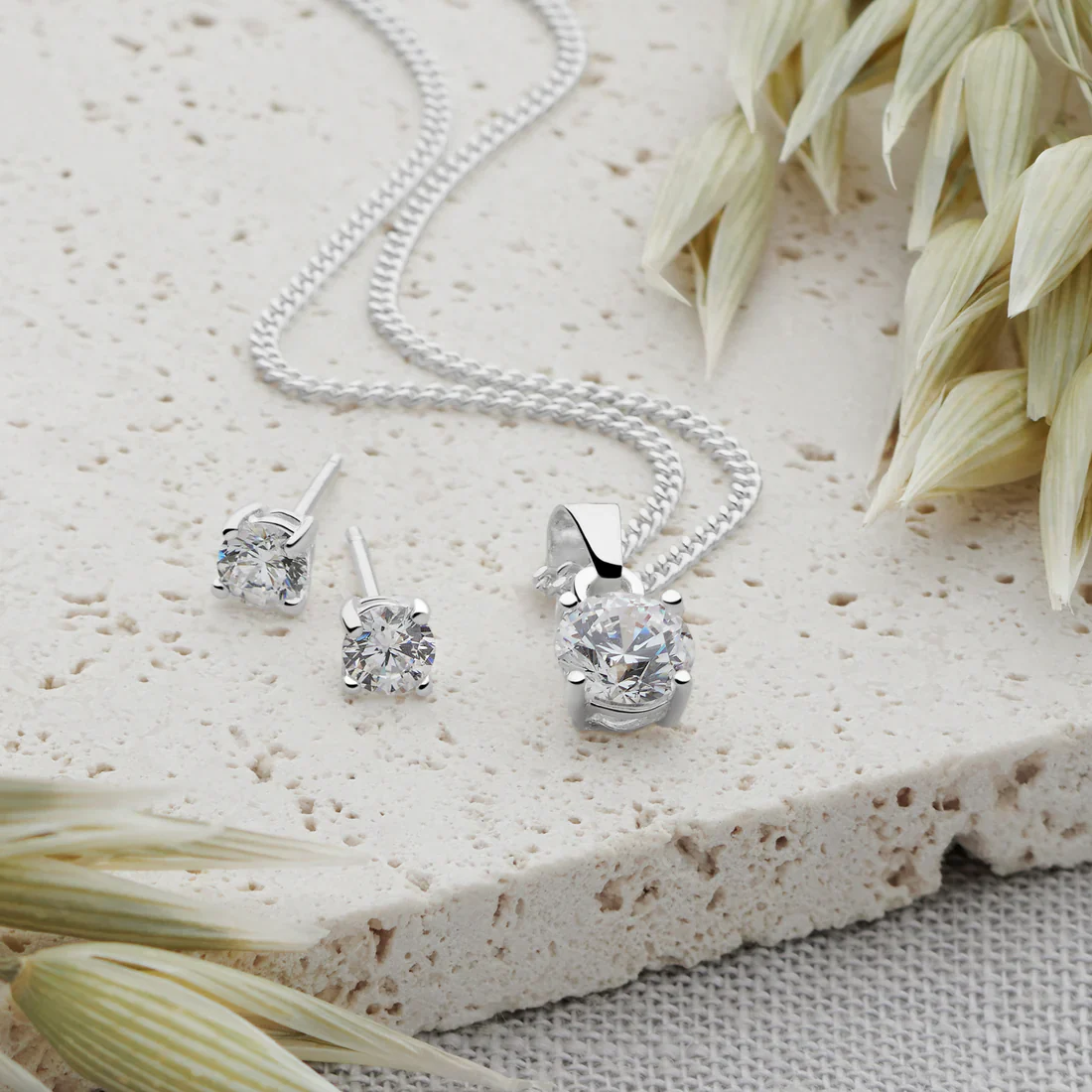 Solitaire Sparkling Pendant - Image 4