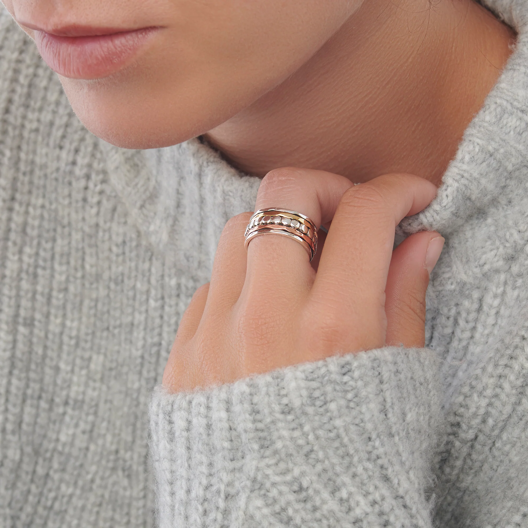 Tri Pebble Spin Ring - Image 6